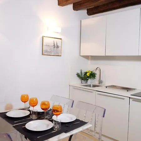 Flowery Apartment *