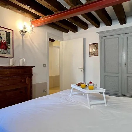 Flowery Apartment Venice