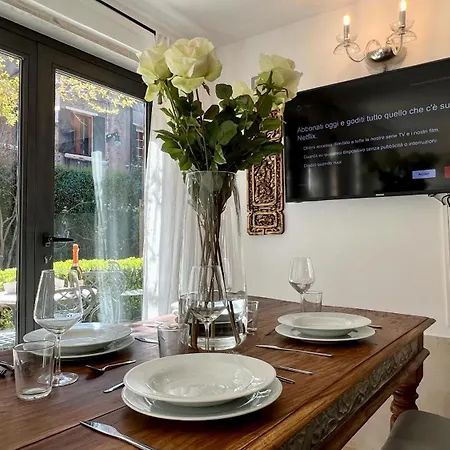 Apartment Flowery